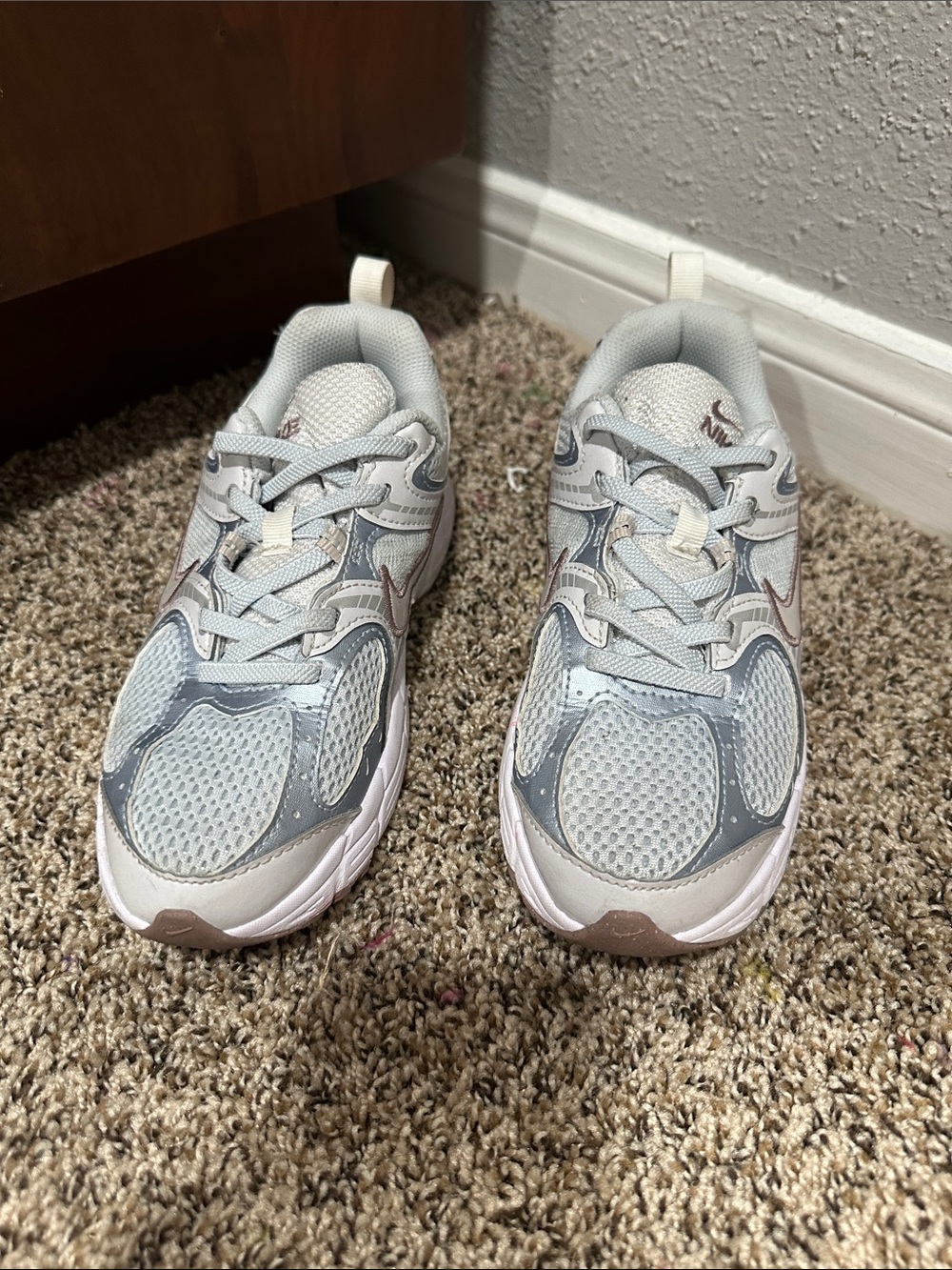 Nike Kids Sneakers - Light Gray & Cream